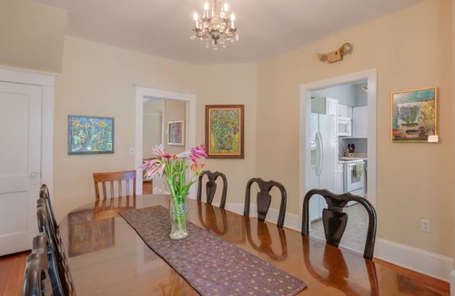 DeLand Casa | 1912 casa de tres pisos ofrece carácter del viejo mundo y excelente ubicación