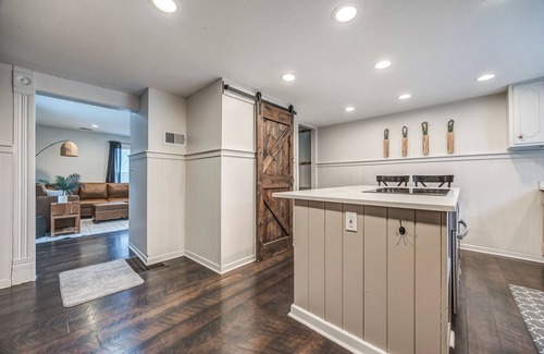 Smithville Casa | 1914 Farmhouse 2-bedroom with WiFi, AC on 20 wooded acres in serene Smithville