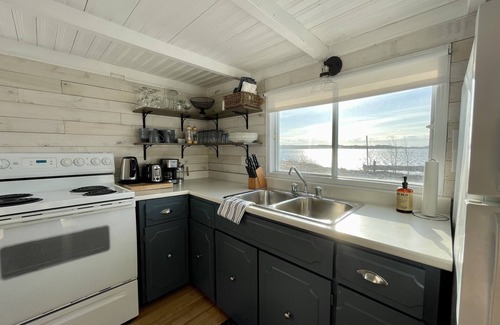 Port de Grave Casa | 1919 Fishermans Cottage Oceanfront Bay Roberts - Lost Together