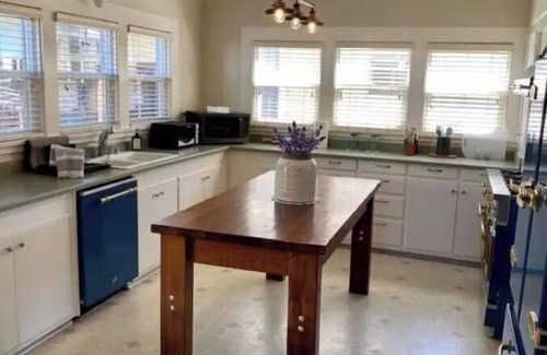 Scotia Casa | 1919 Historic Craftsman Home