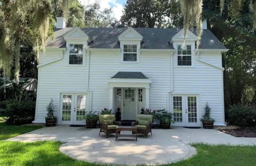 Green Cove Springs Casa | 1920 Carriage House on Private 5 Acre Riverfront Parklike Estate with DOCK