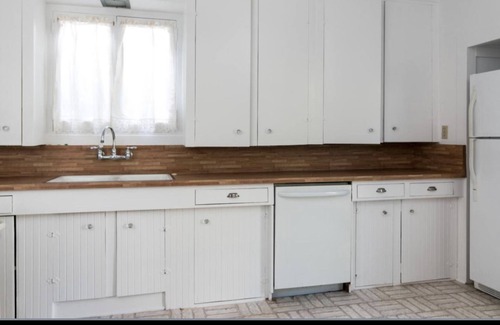 Montecito Casa | 1920’s Montecito Hedgerow Cottage