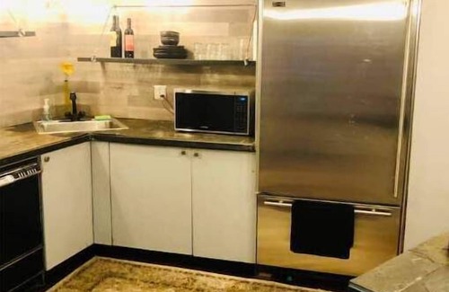 Brookfield Apartamento | 1920s fully updated unique 2 BR open artist loft space