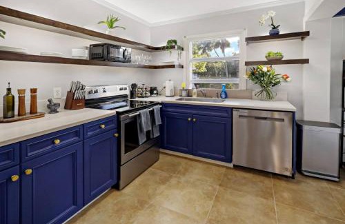 Vero Beach South Casa | 1920s Speakeasy, Horses Hot Tub 5mi to Beach