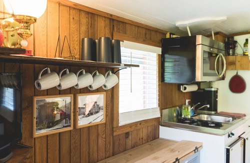 Natural Bridge Casa | 1926 C&O Guest Caboose -new listing!