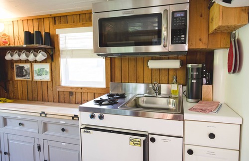Natural Bridge Casa | 1926 C&O Guest Caboose -new listing!