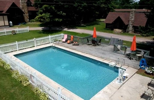 Markleysburg Cabina | 1930s and 40s cabins located in the heart of the Laural highlands. Cabin 5