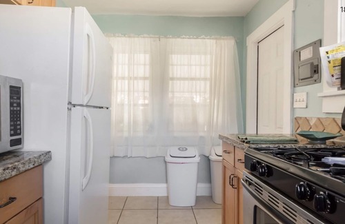 South Palm Park Neighborhood Association Casa | 1930 Cottage Florida, 3 manzanas de las aguas. Se incluyen kayaks.