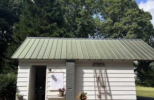 Winston - Salem Cabaña | 1930’s Guest Cottage and Vintage Shop with 1/2 Bath and Full Bed