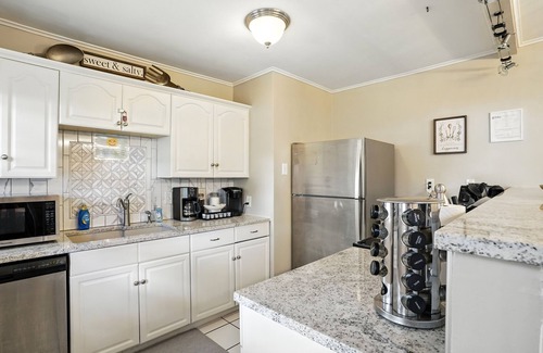 Tulsa Casa | 1940s Beautiful Remodel | Near Expo Sq / TU / DT