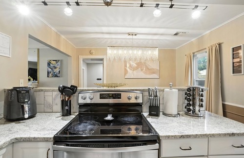 Tulsa Casa | 1940s Beautiful Remodel | Near Expo Sq / TU / DT