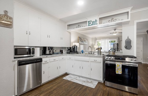 Fair Heights Casa | 1940s Stunning Midtown Remodel | Expo / TU 1 Mile