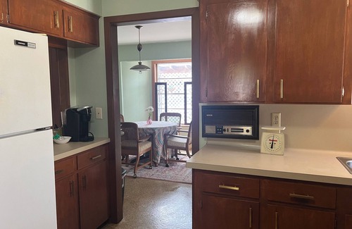 Alvin Casa | 1960's Time Capsule Home on a quiet street in Alvin