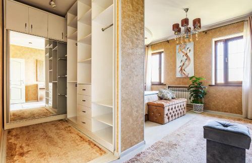 Tashkent Apartamento | 198 Expansive apartment with stunning views of downtown, next to GRAND MIR HOTEL