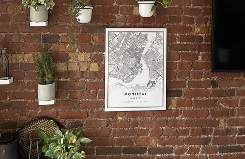 Hochelaga Condominio | 19th century, historic, sparkling clean condo heart of everything