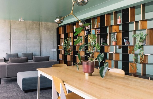 Rohrmoser Apartamento | 19th floor, Luxe & Tropical with spectacular view