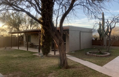 Tucson Cabaña | 1b/1b Guest House Purple Mattress - Dogs/Horses welcomed