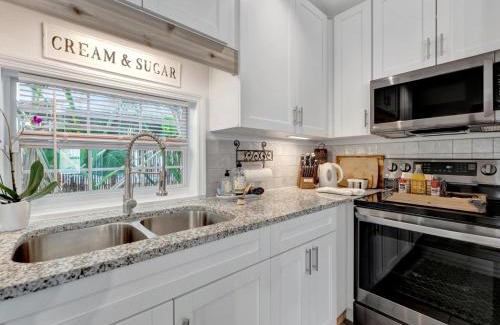 Largo Apartamento | 1B Boutique Luxury, Elite Experience, Private Pool & Golf Proximity