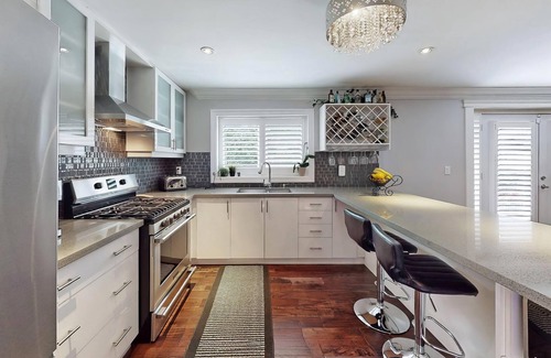 Henry Farm Casa | 1b1b Queen bed, share bathroom, Sheppard Elegant house 5mins to Fairview mall