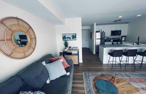Lake Ozark Condominio | 1bd 1 ba Getaway with private balcony & onsite Boat rental option