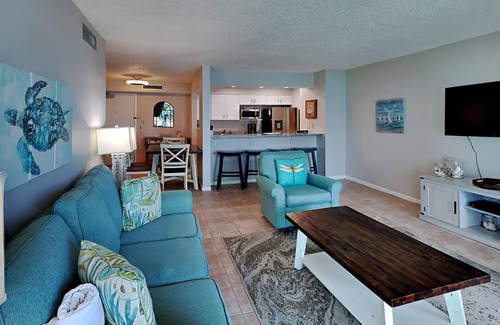 Villa Sabine Condominio | 1BD/1BA Condo on Bay + Beach Across | Pet-Friendly with Resort Amenities