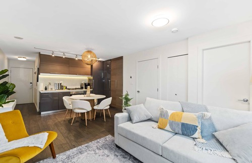 Chinatown Apartamento | 1BD Downtown Vancouver Condo with Free Parking