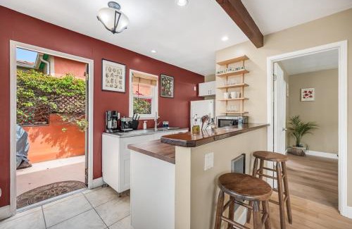 Pacific Beach Apartamento | 1BD Heart of PB Pet Friendly Private Sanctuary