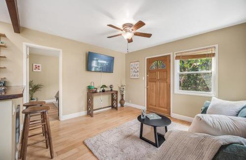 Pacific Beach Apartamento | 1BD Heart of PB Pet Friendly Private Sanctuary