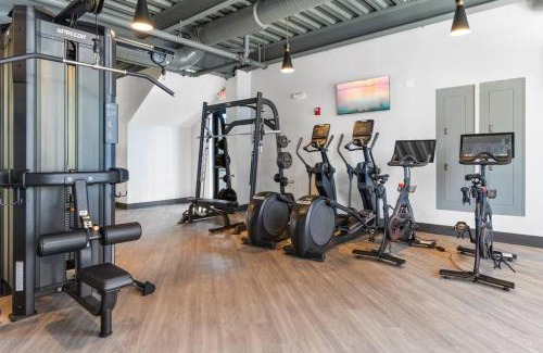 Northern Liberties Apartamento | 1BD Sleeps 4 with Views - Near Fish Town and Old City