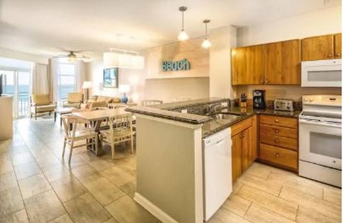 Ocean Drive Complejo | 1BD w/Full Kitchen, Jetted Tub, W/D, FREE PARKING, NO RESORT FEES!