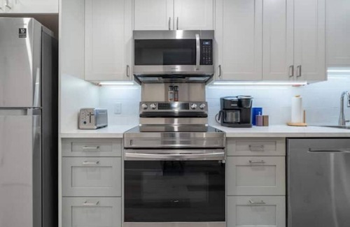Calgary Apartamento | 1Bdrm Suite- Howse Den