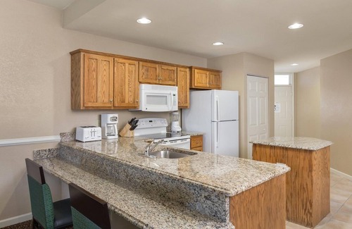 Williamsburg Complejo | 1Bed/1Bath Beautiful Condo in Historic Williamsburg, VA!