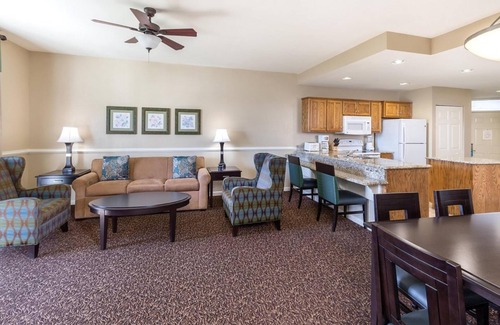 Williamsburg Complejo | 1Bed/1Bath Beautiful Condo in Historic Williamsburg, VA!