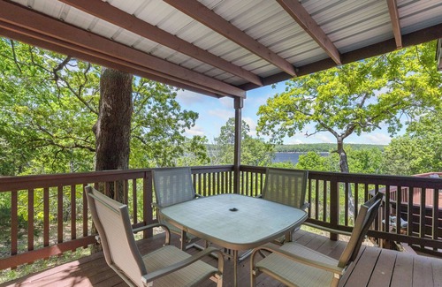 Diamond City Cabina | 1bed/1bath cabin with beautiful views of Bull Shoals Lake.