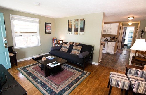 Shelby Hills Apartamento | 1 cama / 1 baño en East Nashville con 207 5 * reseñas en otro sitio (Apt B)
