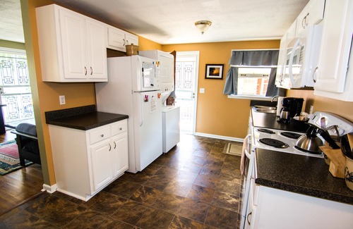 Shelby Hills Apartamento | 1 cama / 1 baño en East Nashville con 207 5 * reseñas en otro sitio (Apt B)