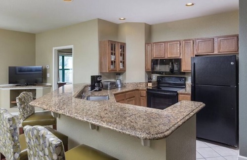 Sevierville Complejo | 1Bed/1Bath - Smoky Mountains Retreat! Stunning Views, Pools, and More!
