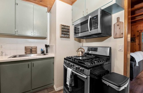 Crestline Casa | 1Bed + Loft | Treetop Hideaway