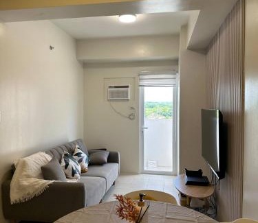 Binan City Apartamento | 1Bedroom, living room w balcony ADHI staycation