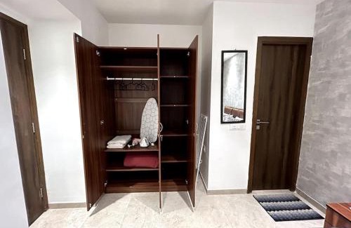 Hiranandani Gardens Apartamento | 1BHK in Hiranandani Powai D