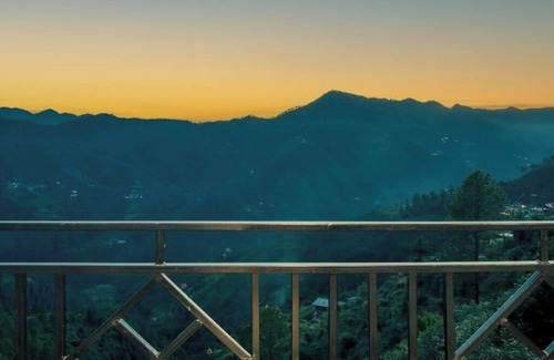 Shimla Casa | 1BHK | Mountain-View | Humble Homestay | 8km Mall