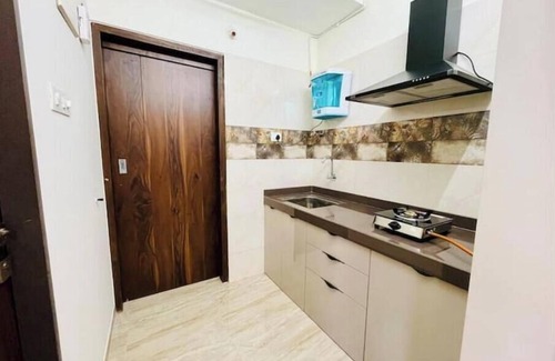 Kandivali East Apartamento | 1BHK near Infiniti Mall, Malad