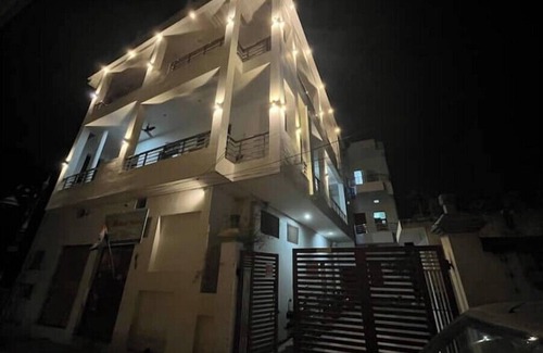 Varanasi Casa | 1BHK Suite- 202@ Kanti Villa -MahaShiva Retreat