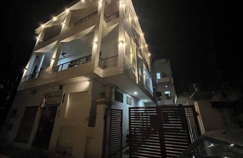 Varanasi Casa | 1BHK Suite - 204@ Kanti Villa -MahaShiva Retreat