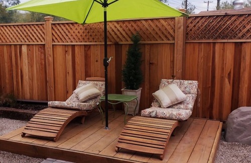 Blenman-Elm Casa | 1BR 1BA MINI CHATEAU WITH KITCHEN+YARD+PARKING+LAUNDRY+WIFI. BY WHOLE FOODS MKT