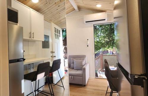 Woodland Hills Cabaña | 1BR 1BA tiny home with W/D a few steps away from Kaiser Woodland Hills