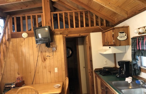 Big Bar Cabina | 1BR/1BA Trinity River Cabin - Salmon - w/ Small Loft
