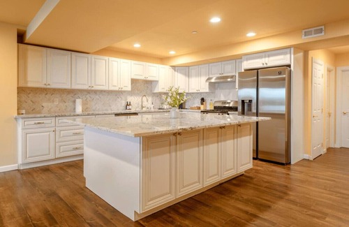Issaquah Casa | 1BR 2BA Lower Unit with Lake Access - Prime Spot