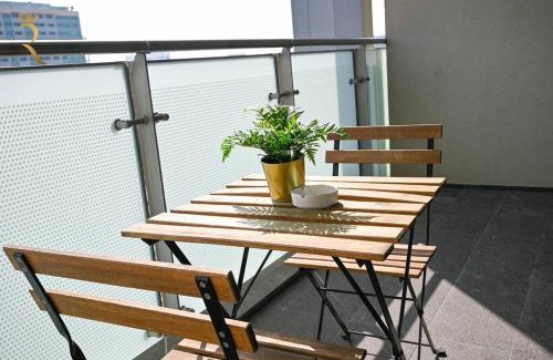 Al Raha Beach Apartamento | 1BR Apartment Retreat for Your Getaway In Al Muneera
