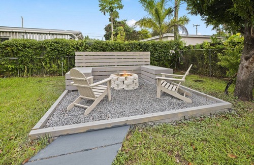 Coral Terrace Casa | 1BR at SW 1st St. (Unit B)